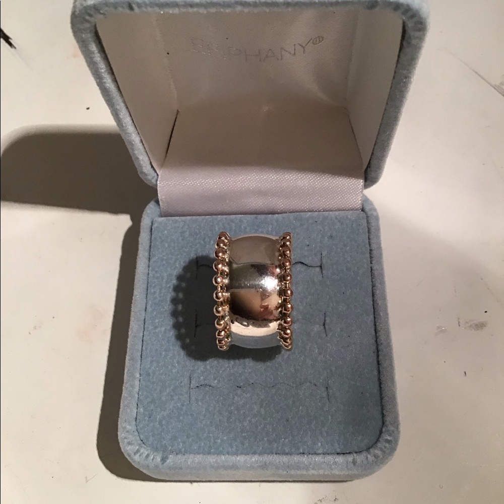 Ring - Picture 3 of 4